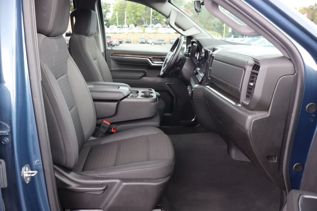 Used 2024 Chevrolet Silverado 1500 LT AWD/4WD image 14