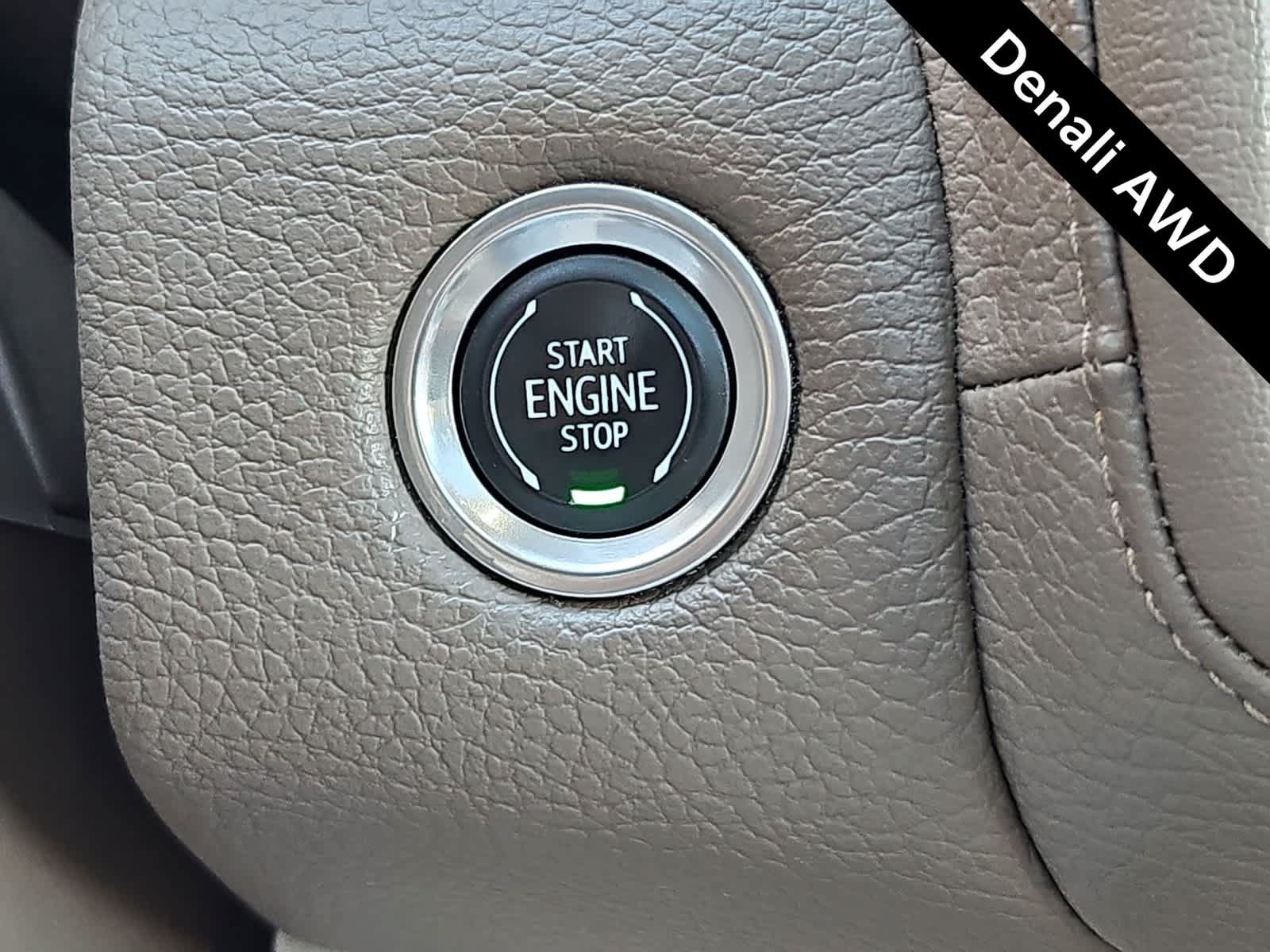 Used 2021 GMC Yukon Denali w/ Denali Premium Package AWD/4WD image 24