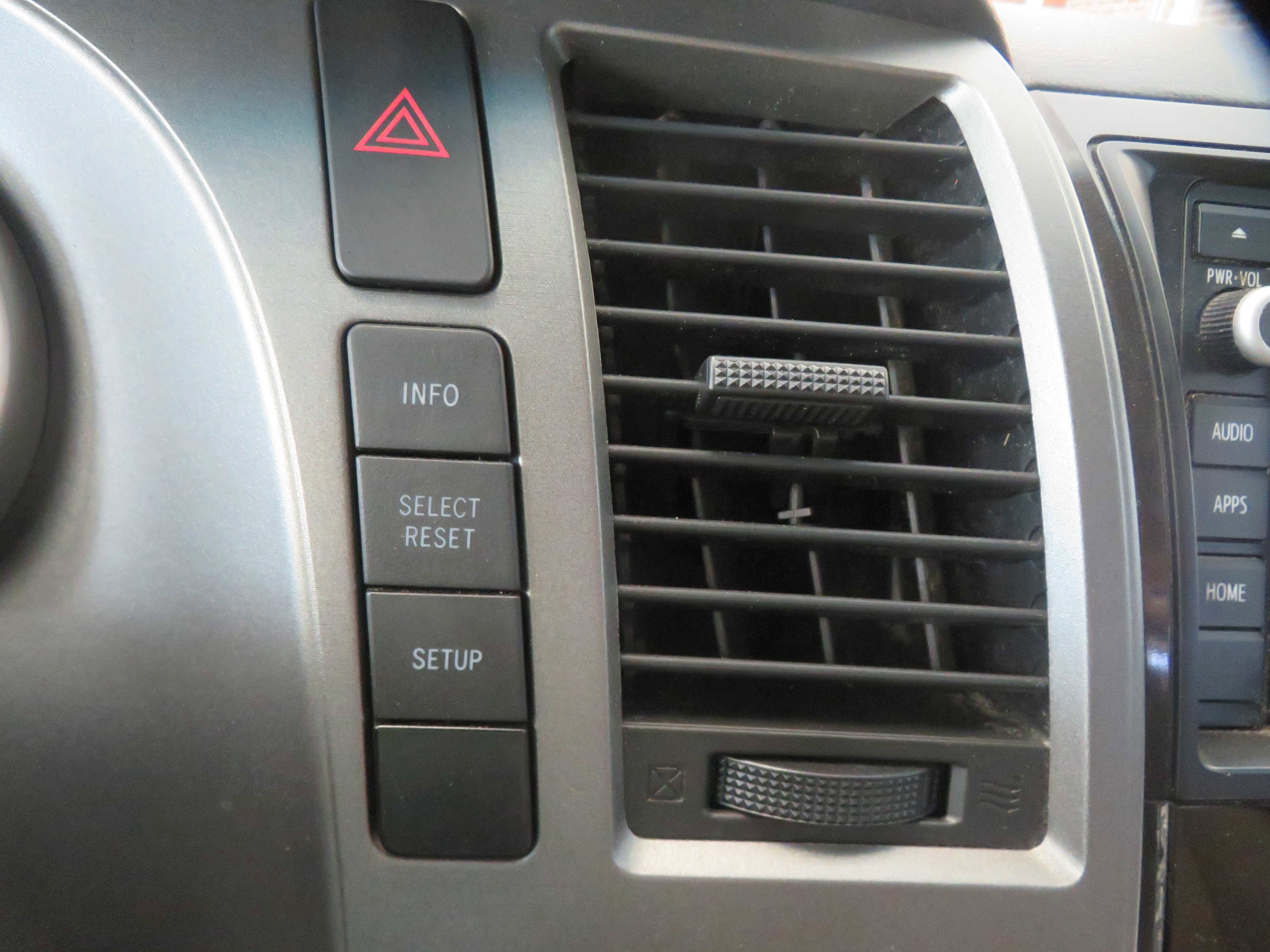 Used 2015 Toyota Sequoia SR5 w/ Premium Package image 42