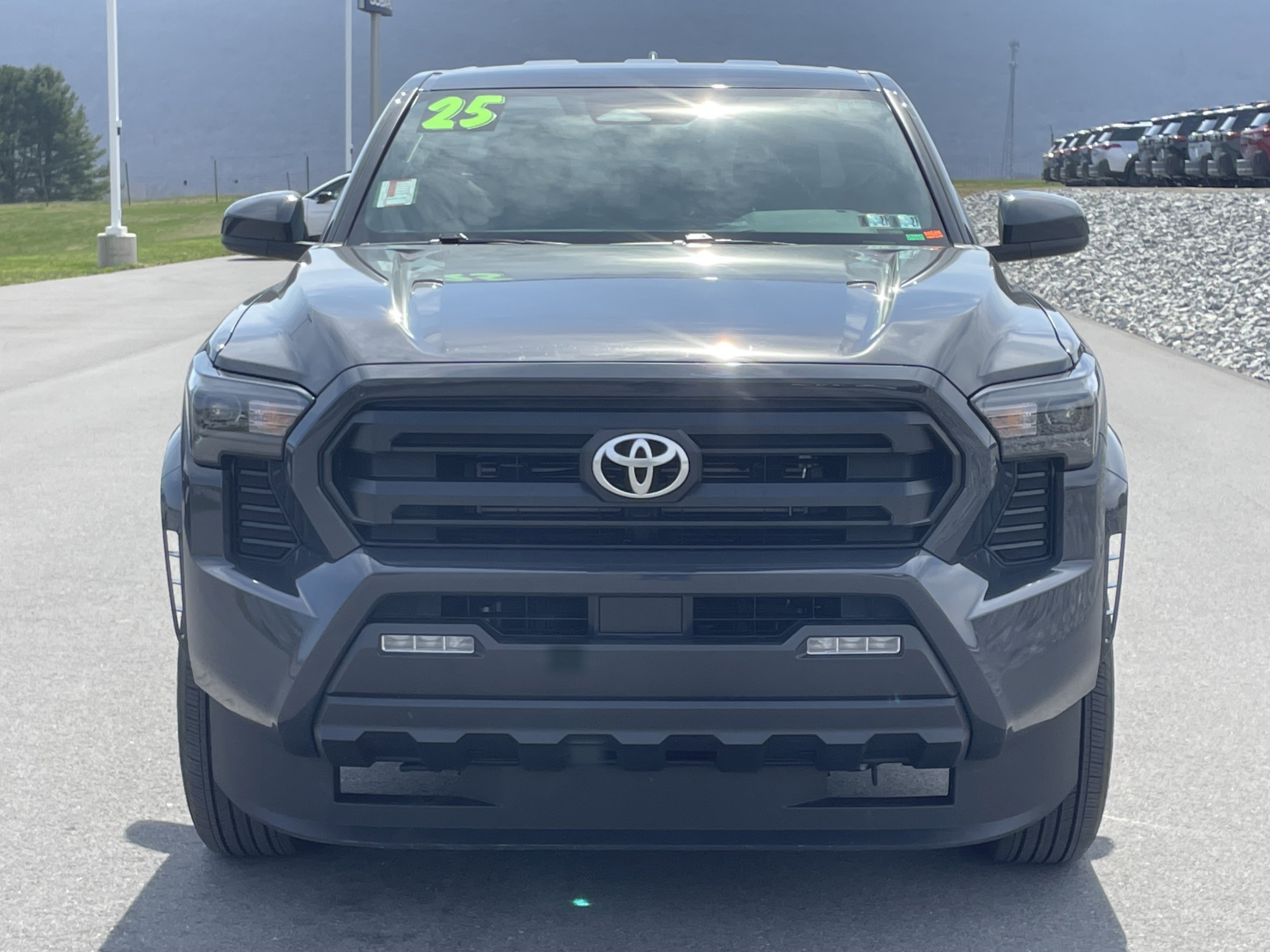 Used 2025 Toyota Tacoma SR5 AWD/4WD image 9