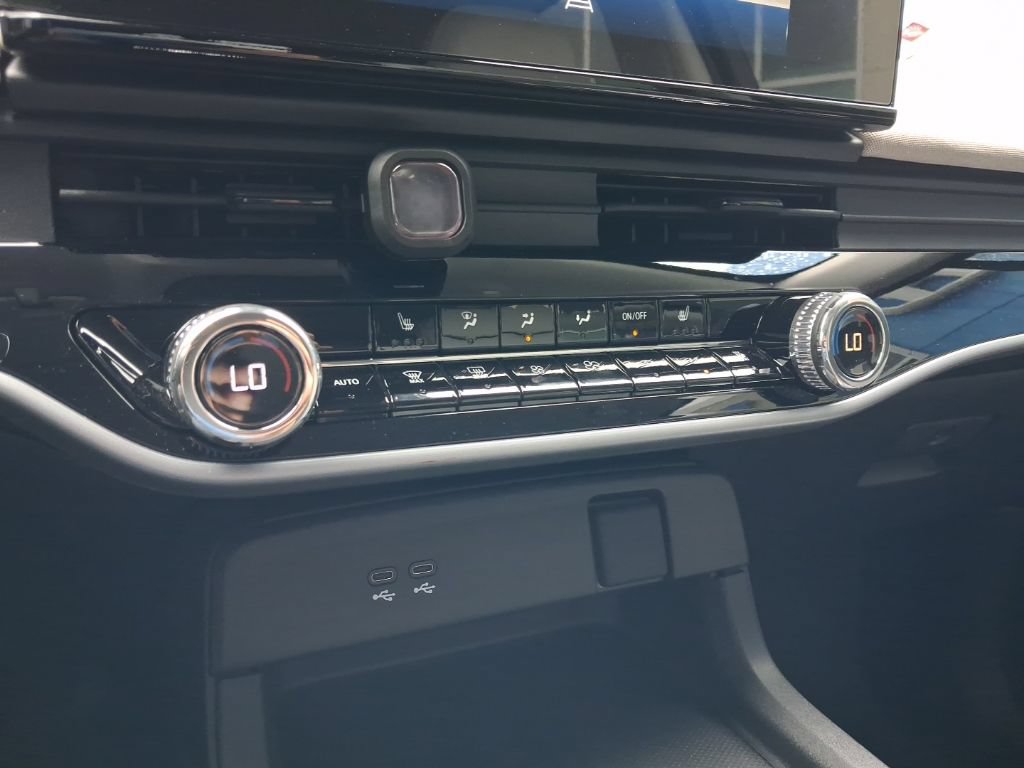Certified 2025 Honda Prologue EX image 27