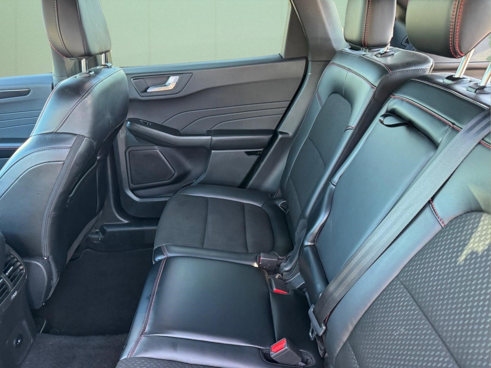 Used 2025 Ford Escape ST-Line Select image 11