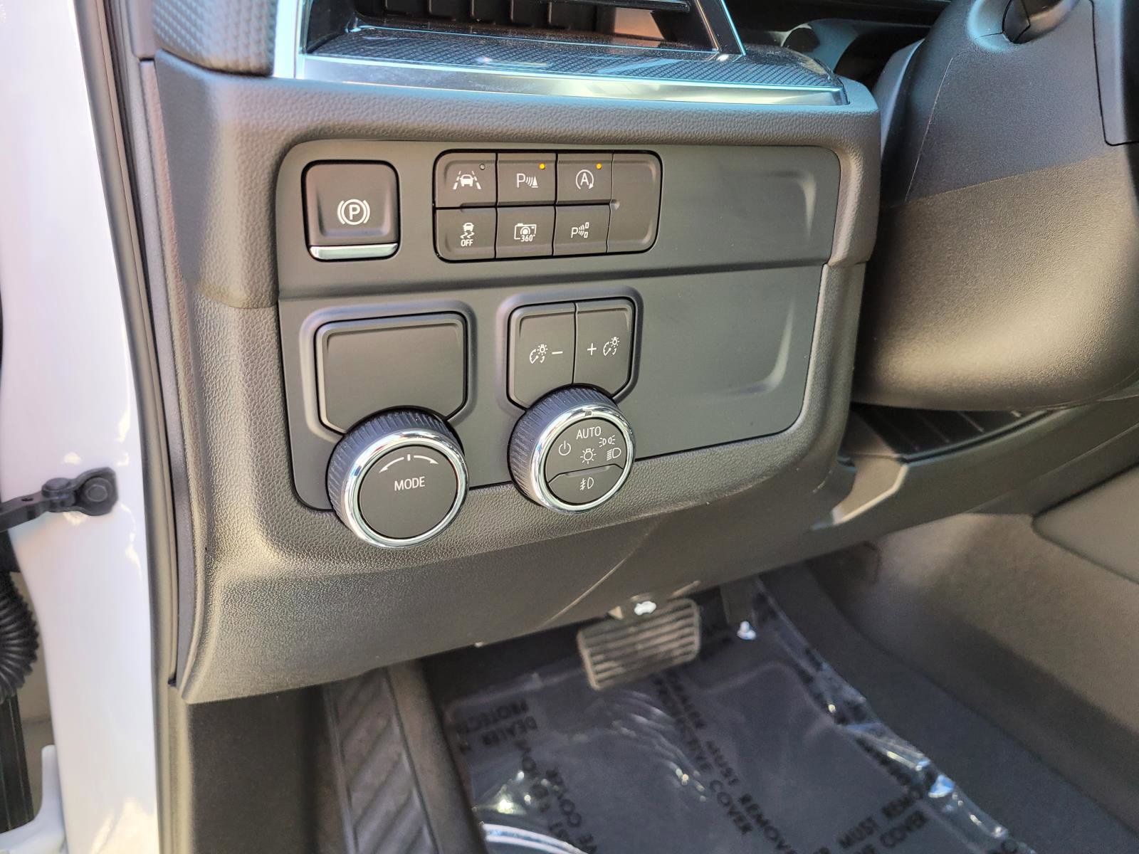 Used 2026 Chevrolet Suburban RST RWD image 23