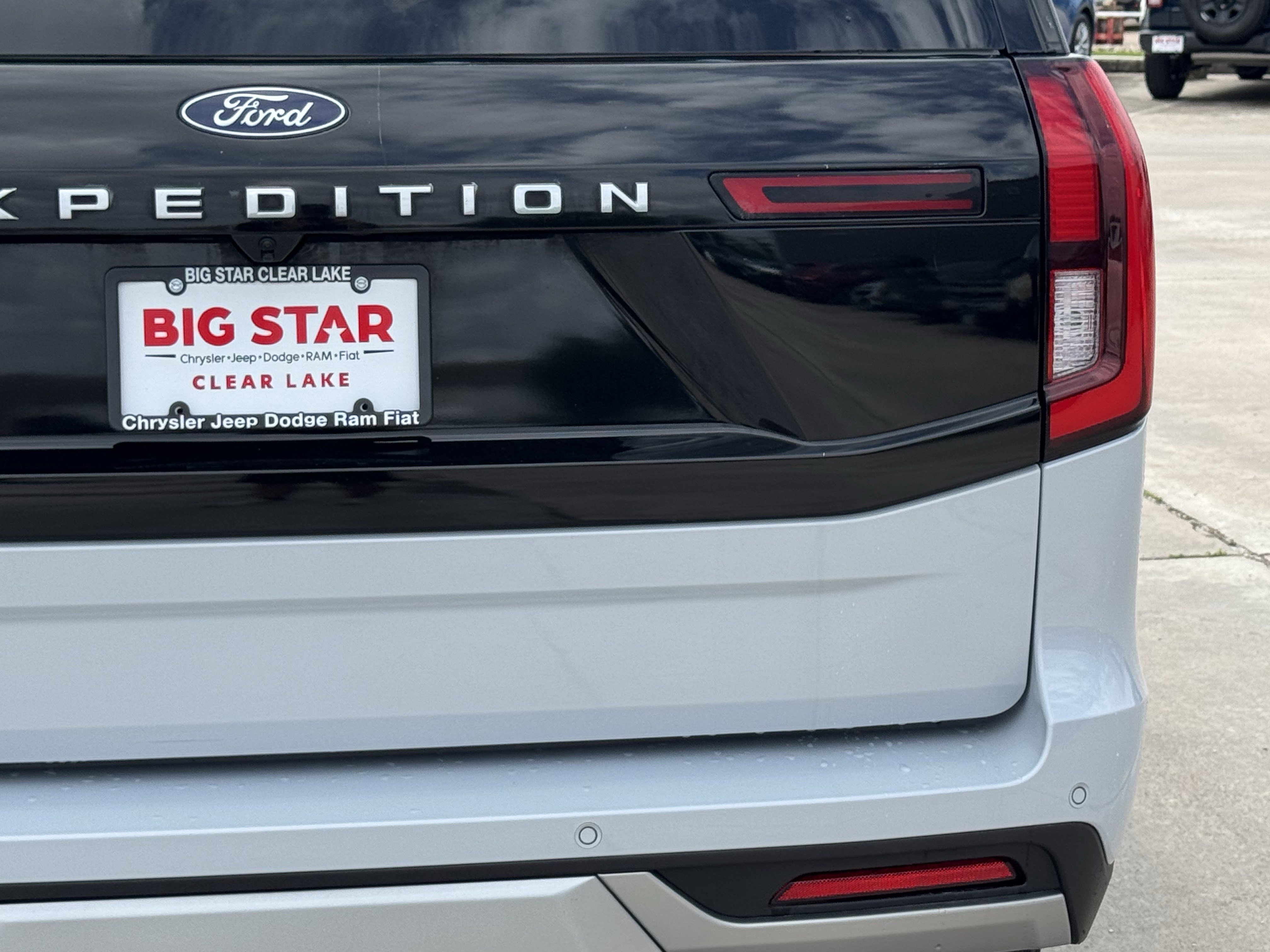 Used 2025 Ford Expedition Platinum AWD/4WD image 11
