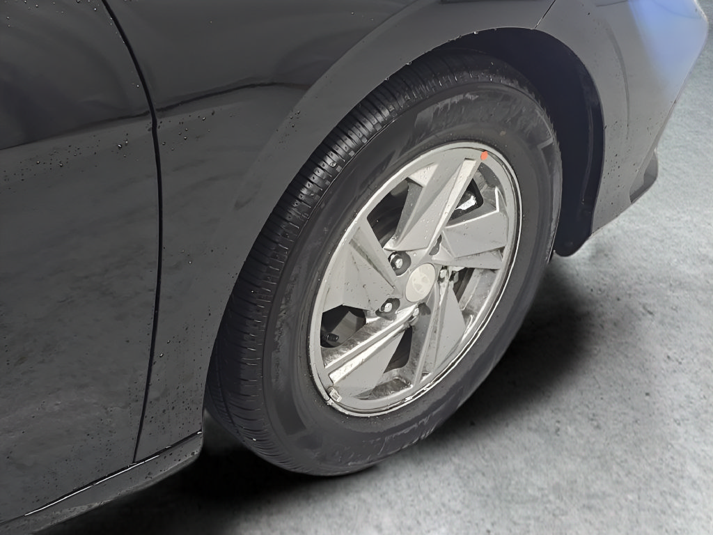Certified 2026 Hyundai Elantra SE FWD image 42