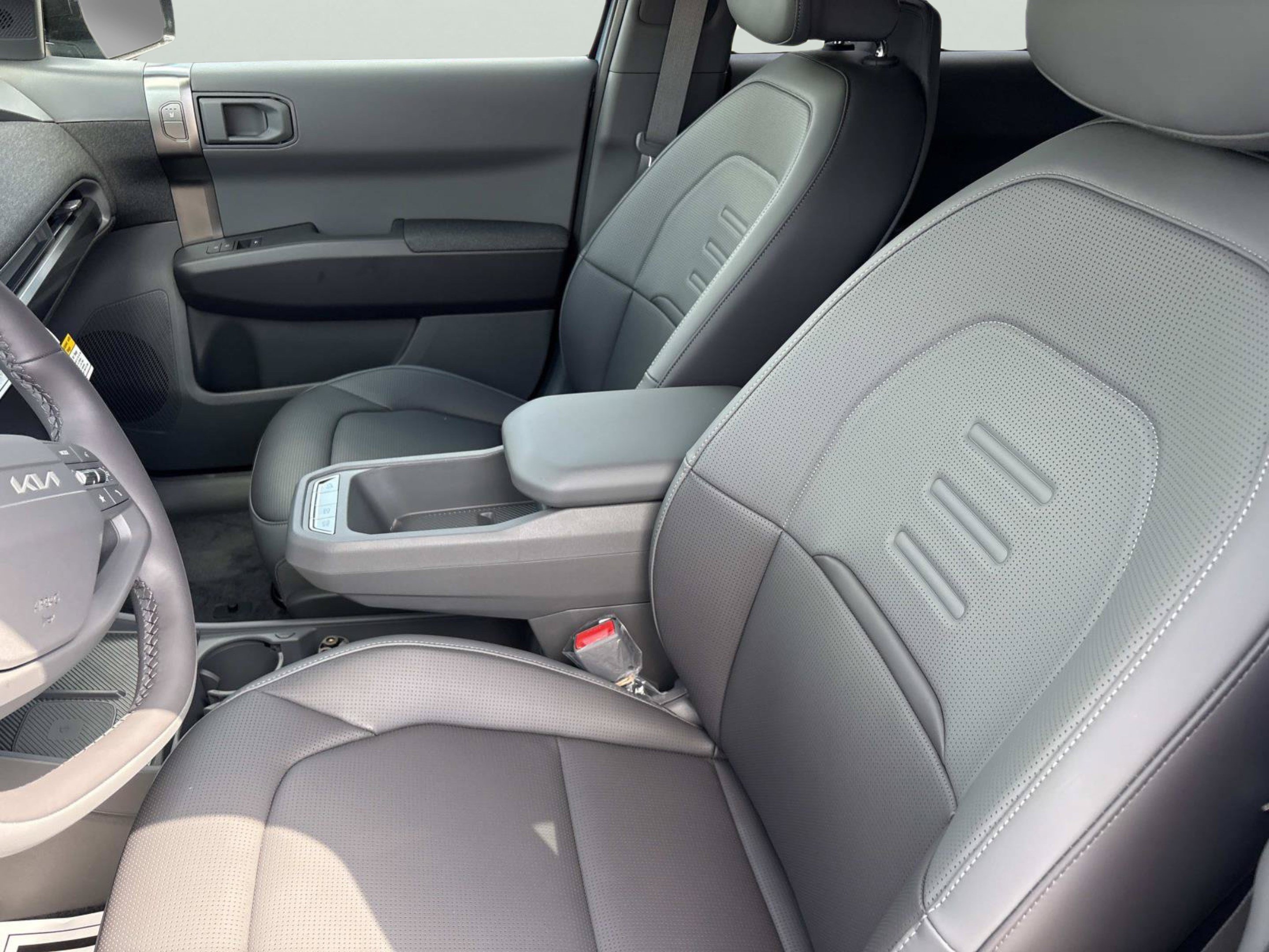 New 2027 Kia EV3 Wind FWD image 22