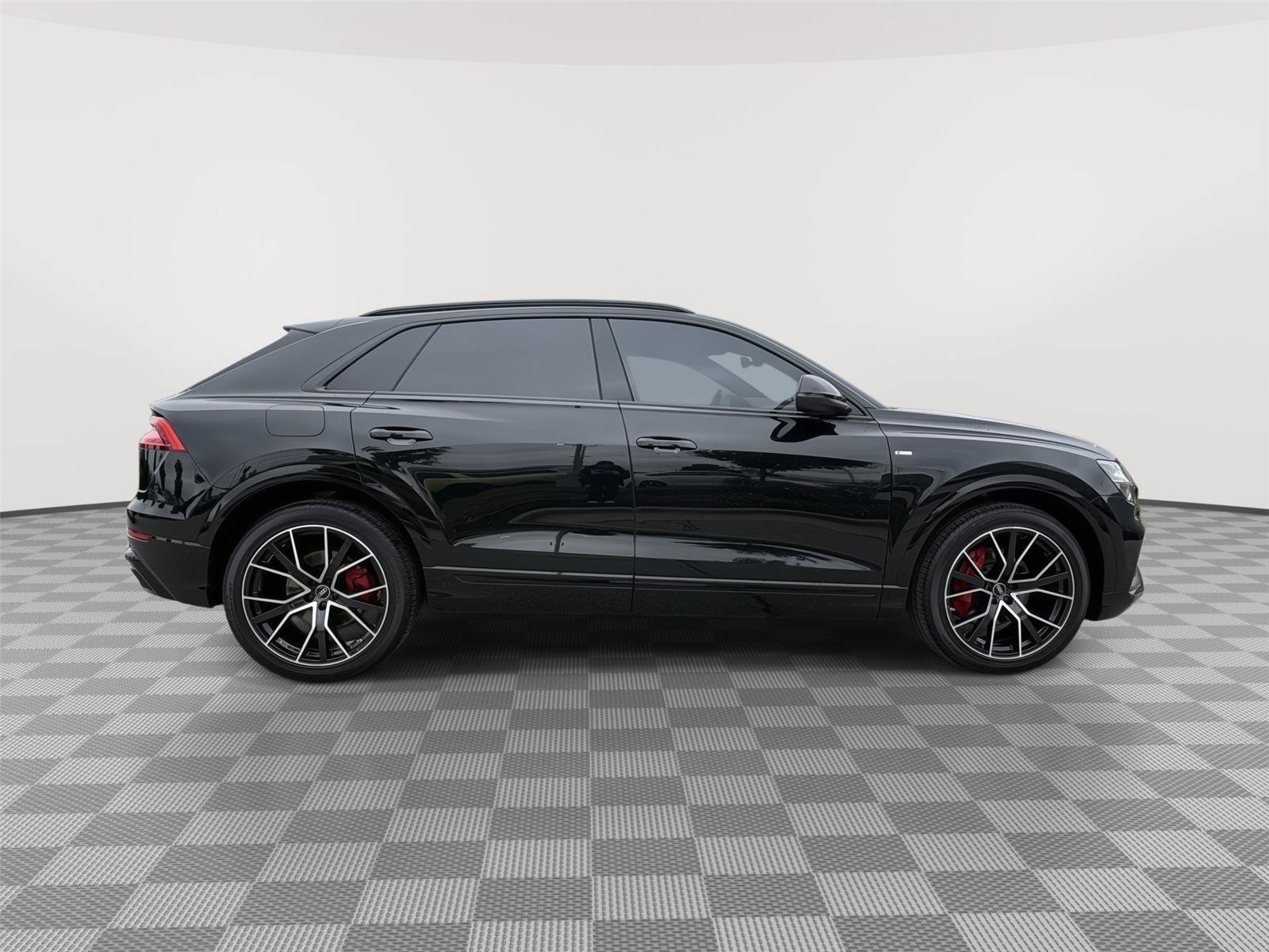 Used 2022 Audi Q8 Prestige w/ Prestige Package AWD/4WD image 6