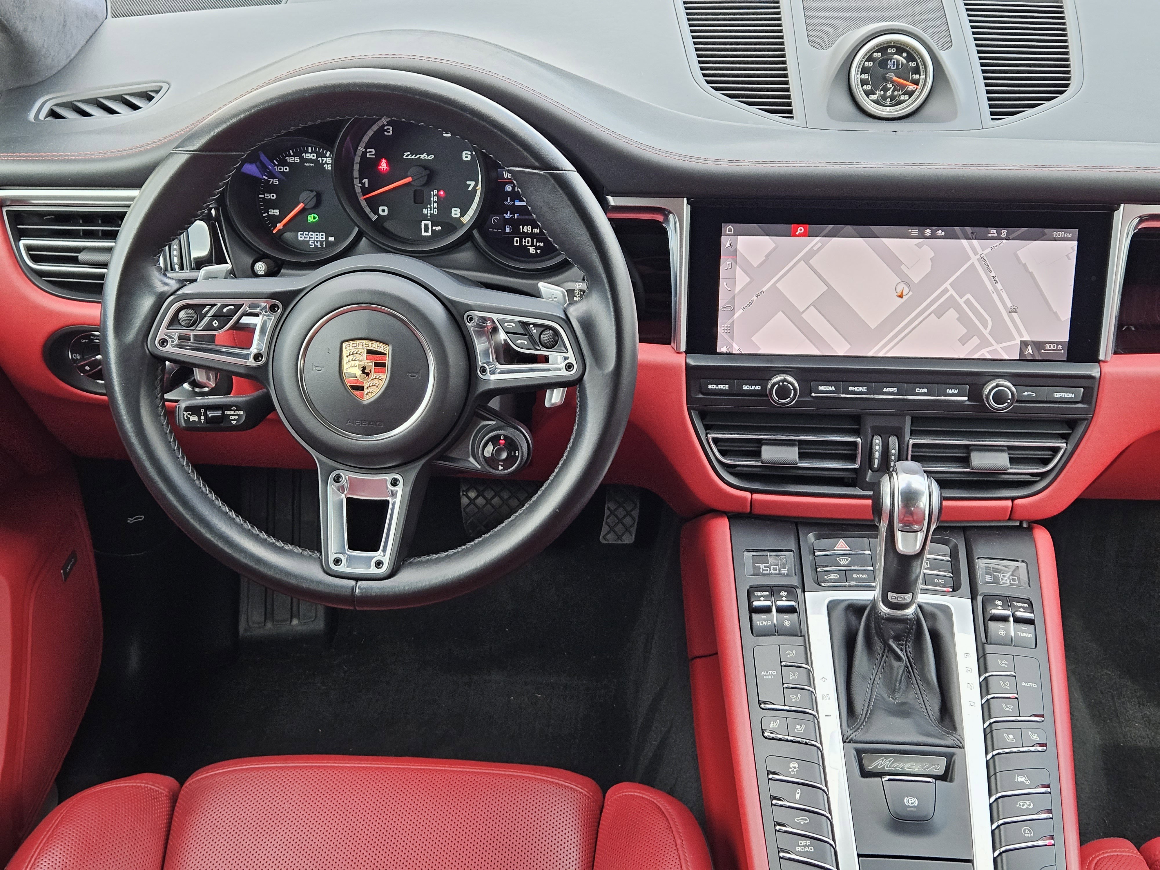 Used 2021 Porsche Macan Turbo image 25