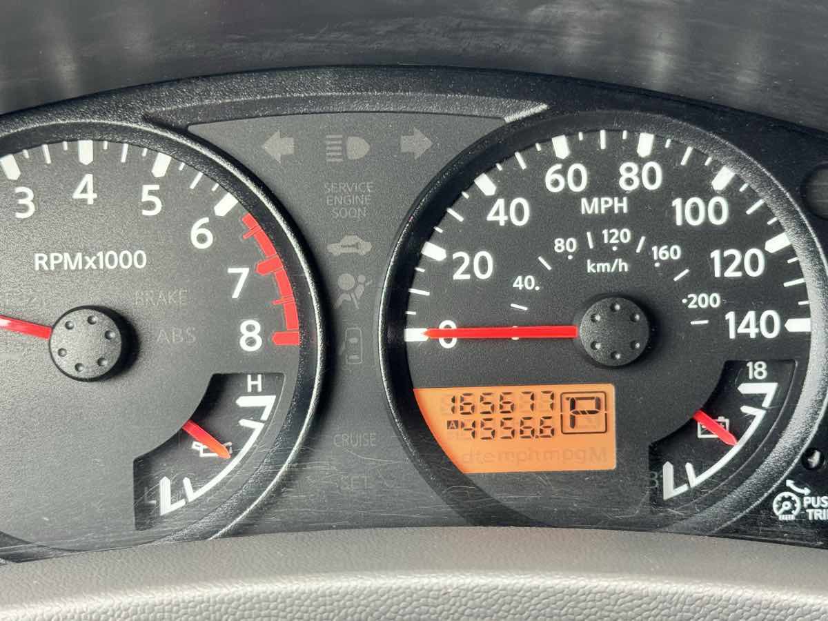 Used 2010 Nissan Frontier SE RWD image 12