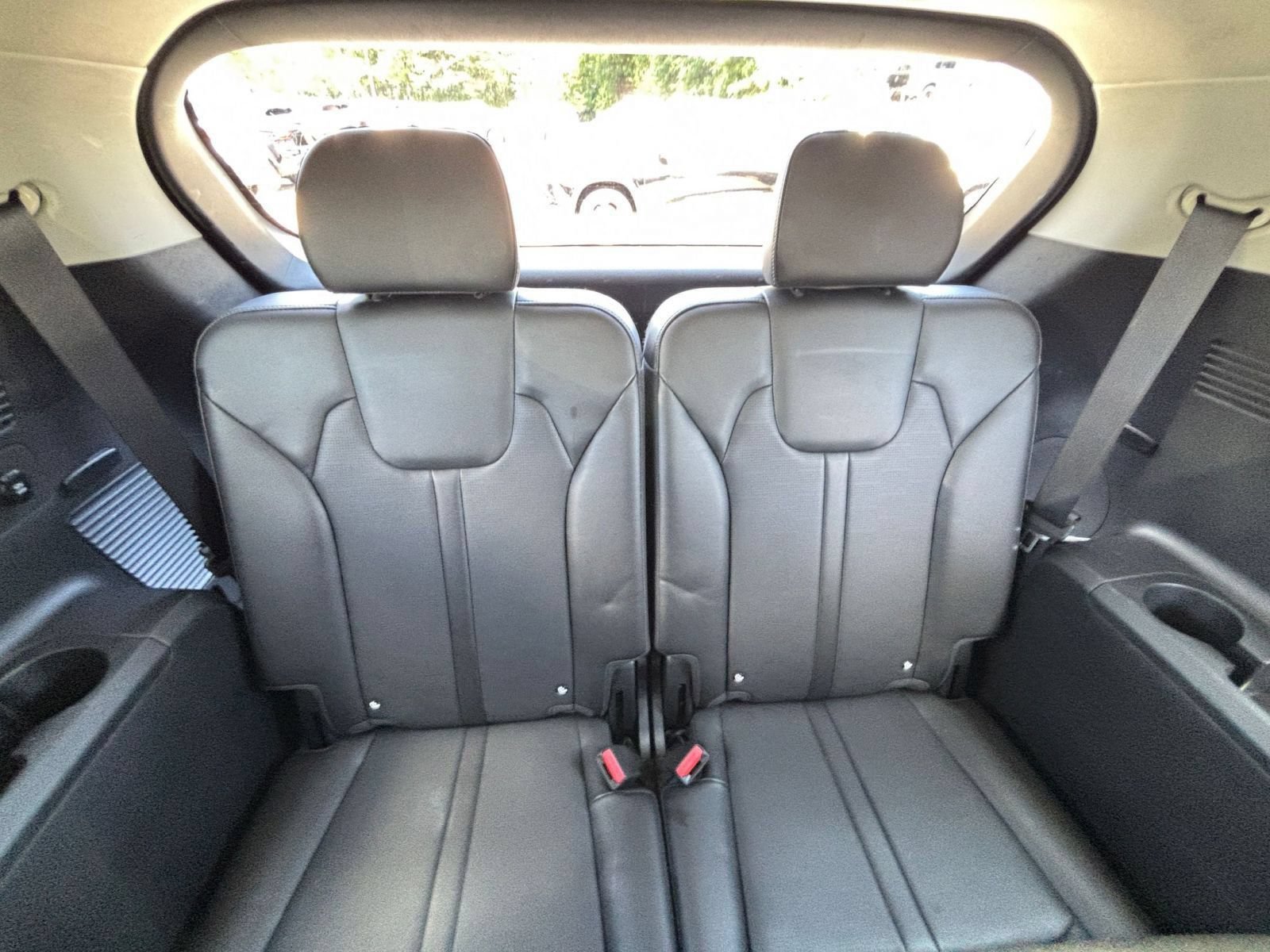 Used 2024 Kia Sorento S FWD image 32