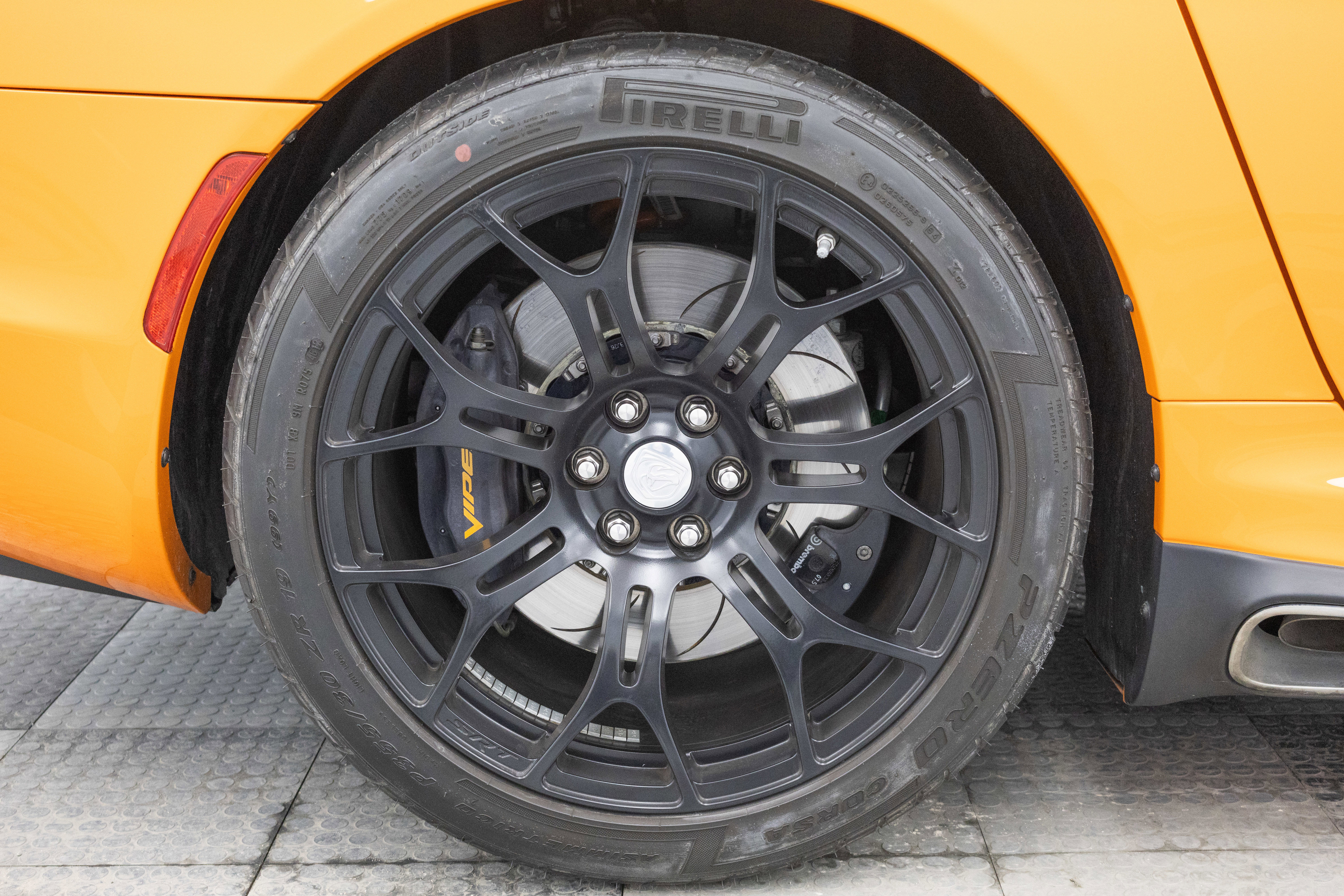 Used 2014 SRT Viper SRT-10 image 23