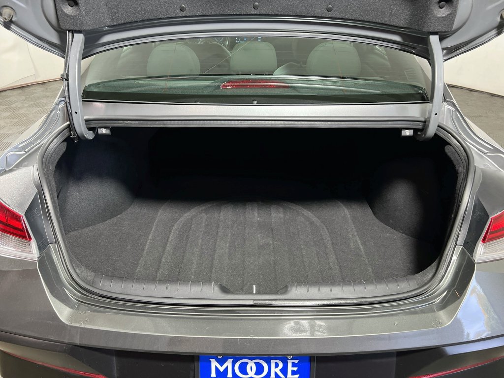 Used 2025 Hyundai Elantra Limited FWD image 24