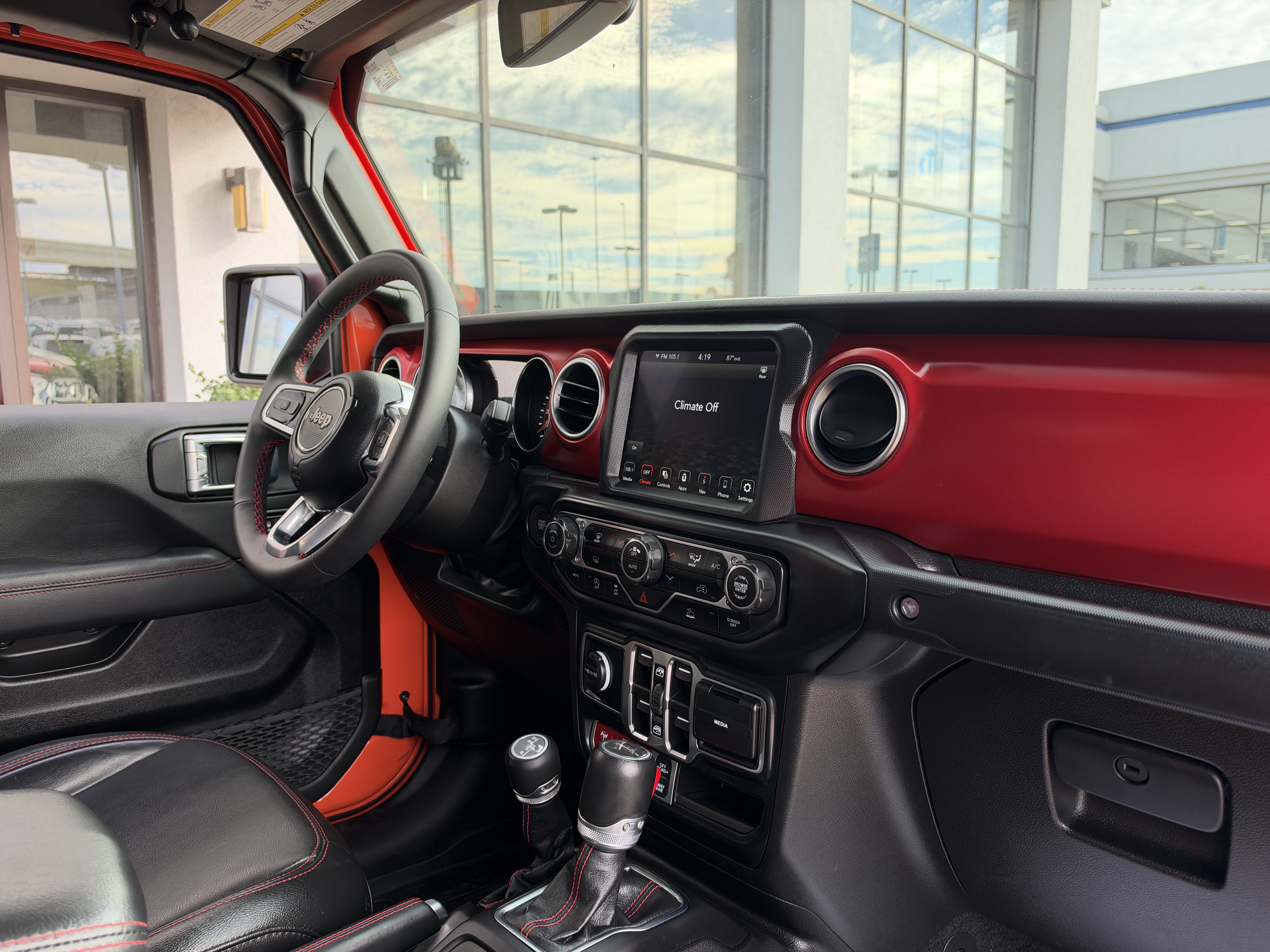 Used 2023 Jeep Gladiator Rubicon w/ LED Lighting Group AWD/4WD image 28