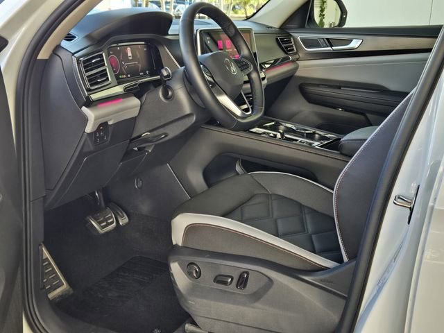 Certified 2025 Volkswagen Atlas Peak Edition SE image 16