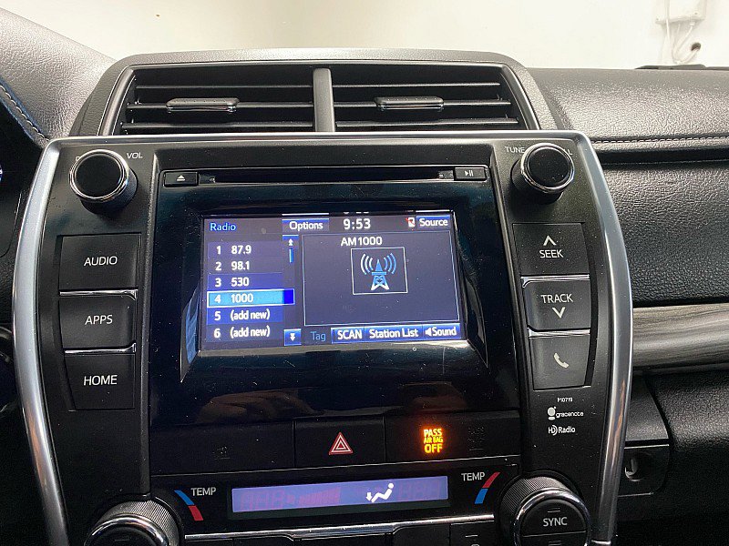 Used 2015 Toyota Camry LE image 18