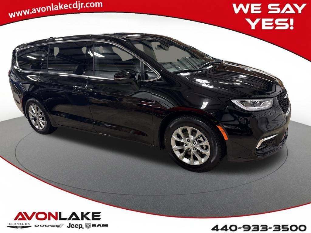 New 2026 Chrysler Pacifica Limited image 7