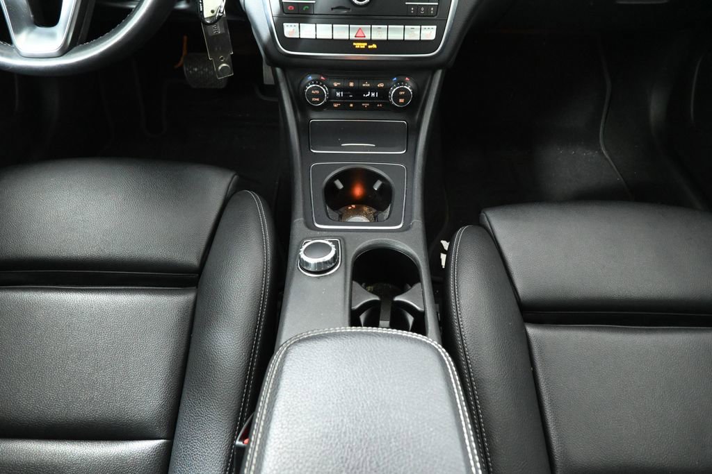 Used 2020 Mercedes-Benz GLA 250 4MATIC image 25