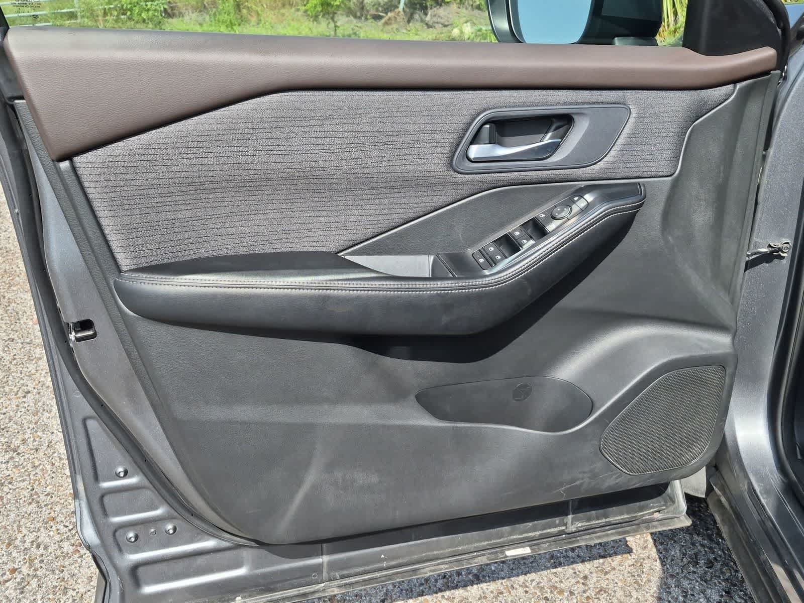 Used 2023 Nissan Rogue SV AWD/4WD image 21
