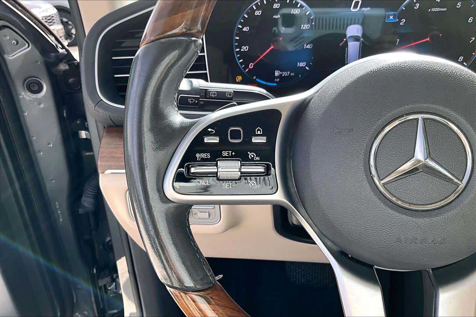 Used 2020 Mercedes-Benz GLS 450 4MATIC image 22
