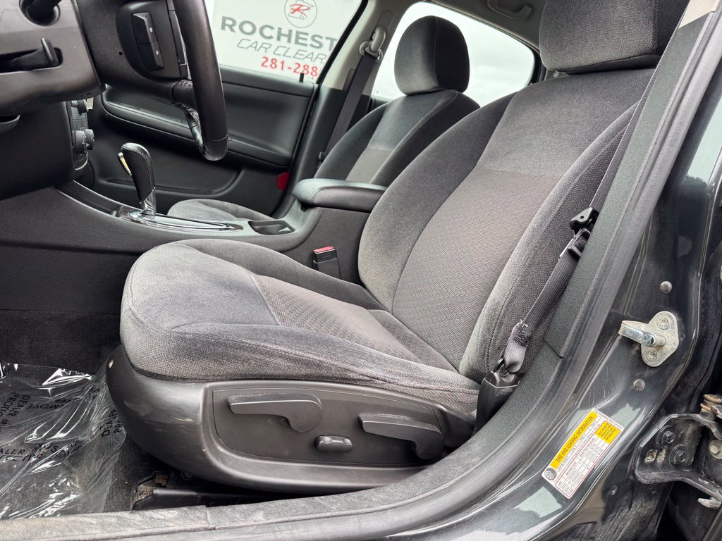 Used 2013 Chevrolet Impala LT FWD image 4