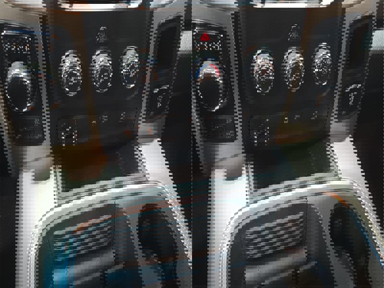 Used 2019 RAM 1500 Classic Warlock image 16