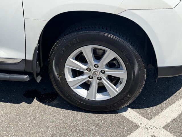 Used 2012 Toyota Highlander 4WD w/ Tech Pkg image 11