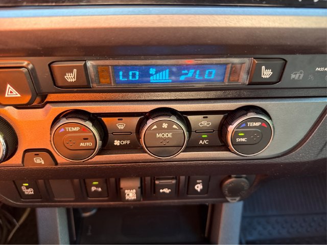 Used 2023 Toyota Tacoma TRD Sport w/ TRD Premium Sport Package AWD/4WD image 31
