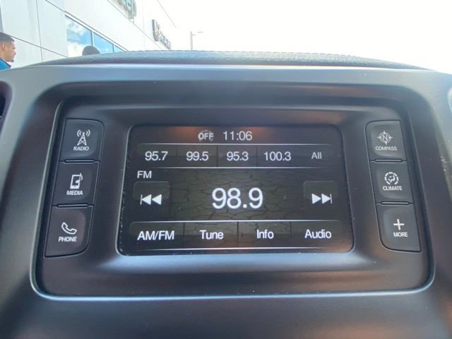 Used 2017 Jeep Cherokee Latitude w/ Comfort & Sound Group image 21