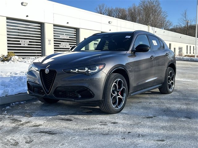 New 2025 Alfa Romeo Stelvio Sprint w/ Veloce Package