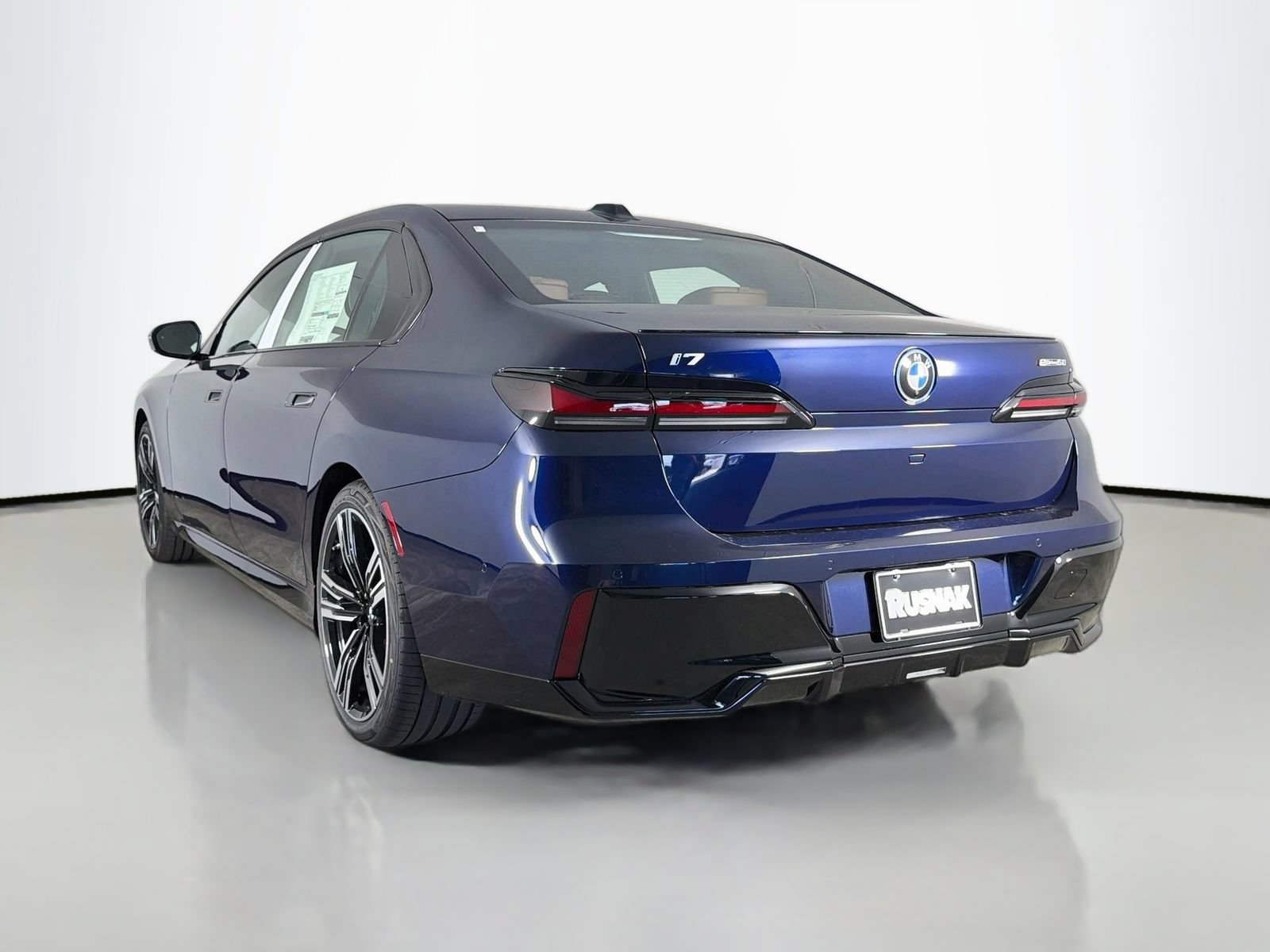 New 2026 BMW i7 xDrive60 w/ M Sport Package RWD image 5