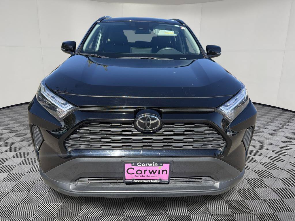 Used 2025 Toyota RAV4 XLE AWD/4WD image 2