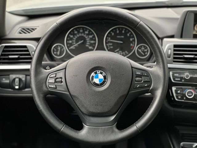 Used 2016 BMW 320i Sedan RWD image 32