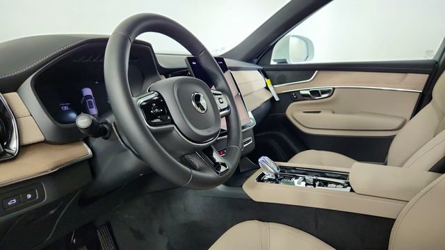 New 2026 Volvo XC90 T8 Plus w/ Protection Package AWD/4WD image 12