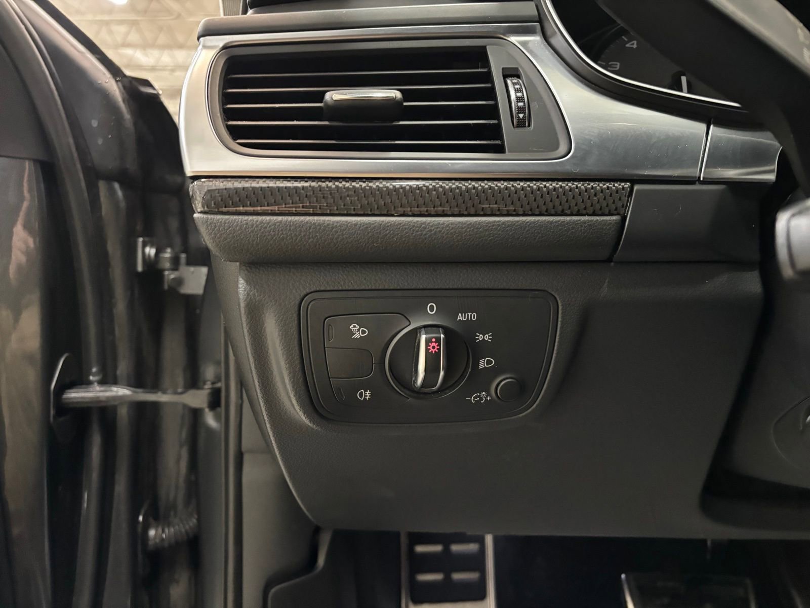 Used 2018 Audi S6 Premium Plus w/ S Sport Package image 16