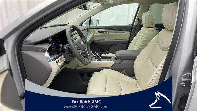 Used 2017 Cadillac XT5 Luxury w/ Driver Awareness Package image 5