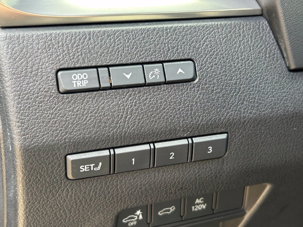 Used 2024 Lexus GX 550 w/ Accessory Package (2T) AWD/4WD image 31
