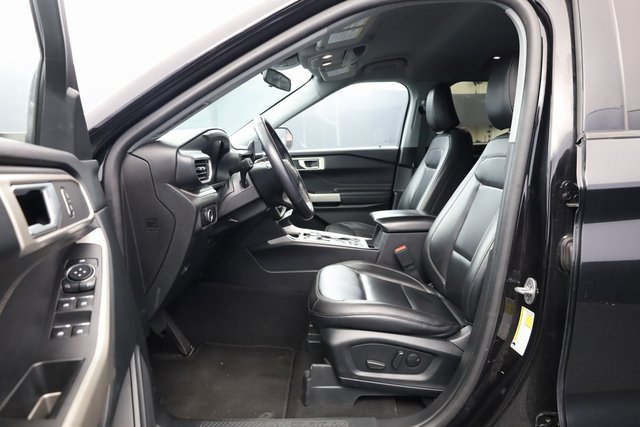 Used 2023 Ford Explorer XLT w/ Equipment Group 202A image 11
