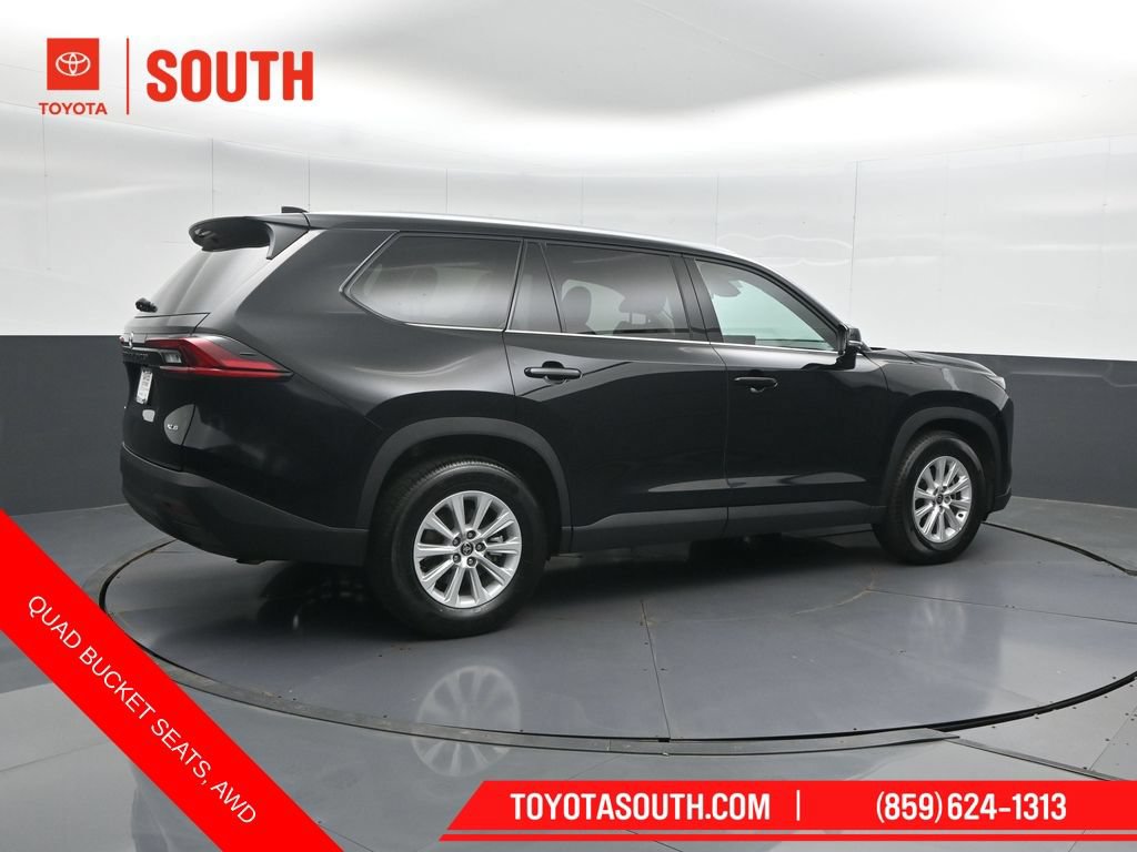 Used 2025 Toyota Grand Highlander AWD image 3