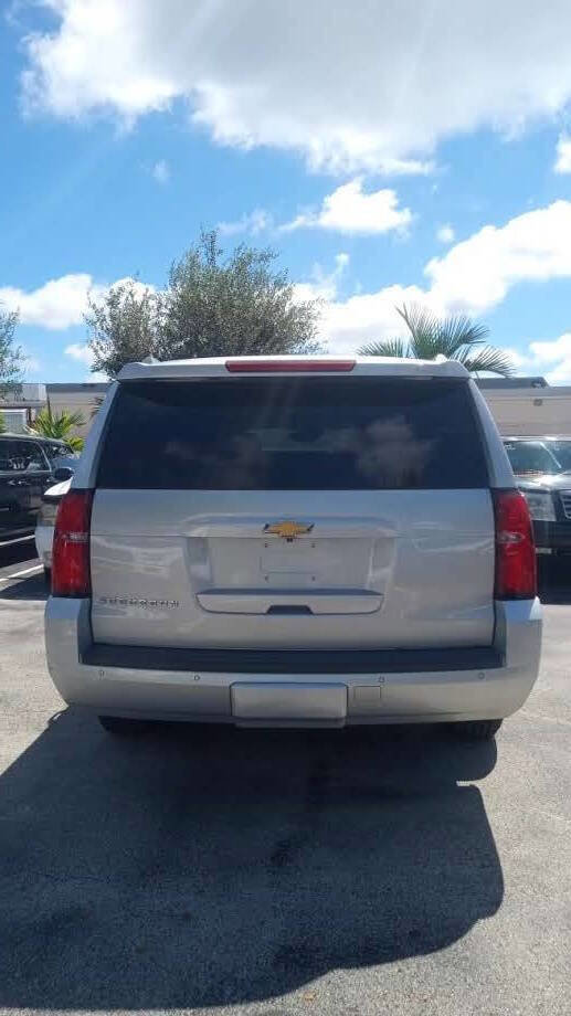Used 2015 Chevrolet Suburban LT image 7