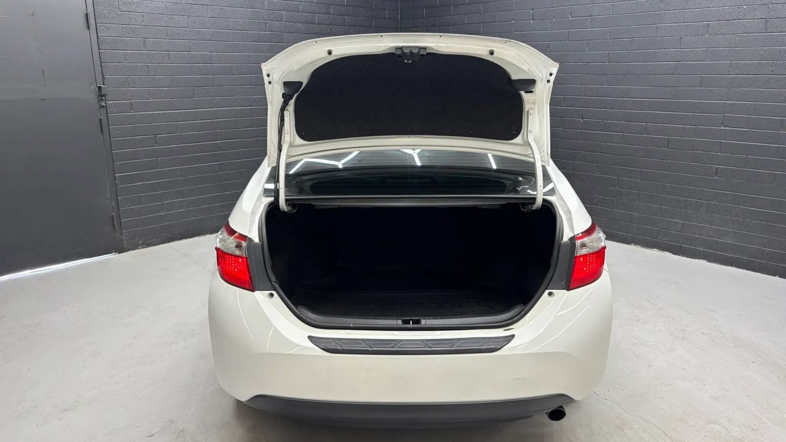 Used 2016 Toyota Corolla S FWD image 11