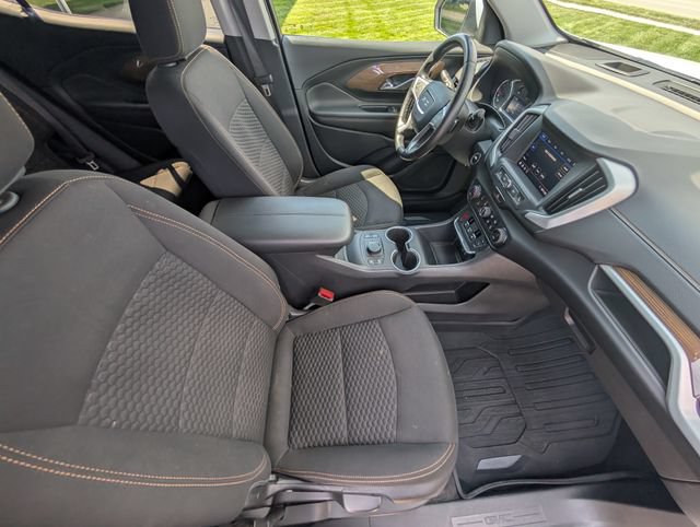 Used 2020 GMC Terrain SLE w/ Driver Convenience Package AWD/4WD image 4