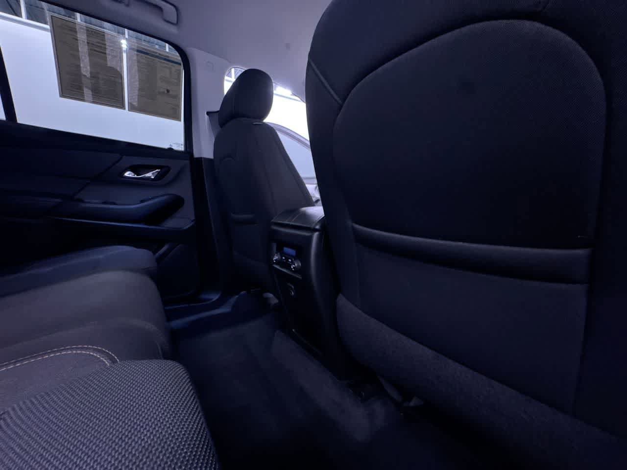 Used 2021 Chevrolet Traverse LS w/ LPO, Floor Liner Package AWD/4WD image 40