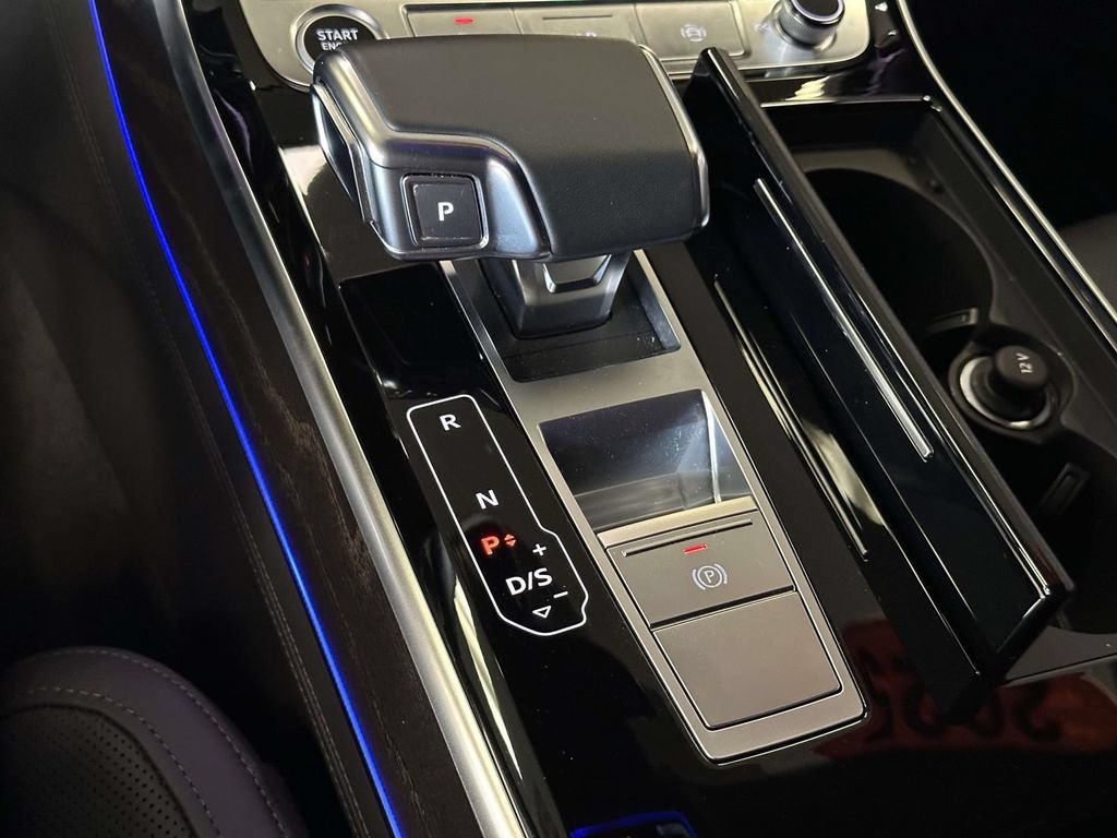 Used 2025 Audi A8 L 3.0T AWD/4WD image 31