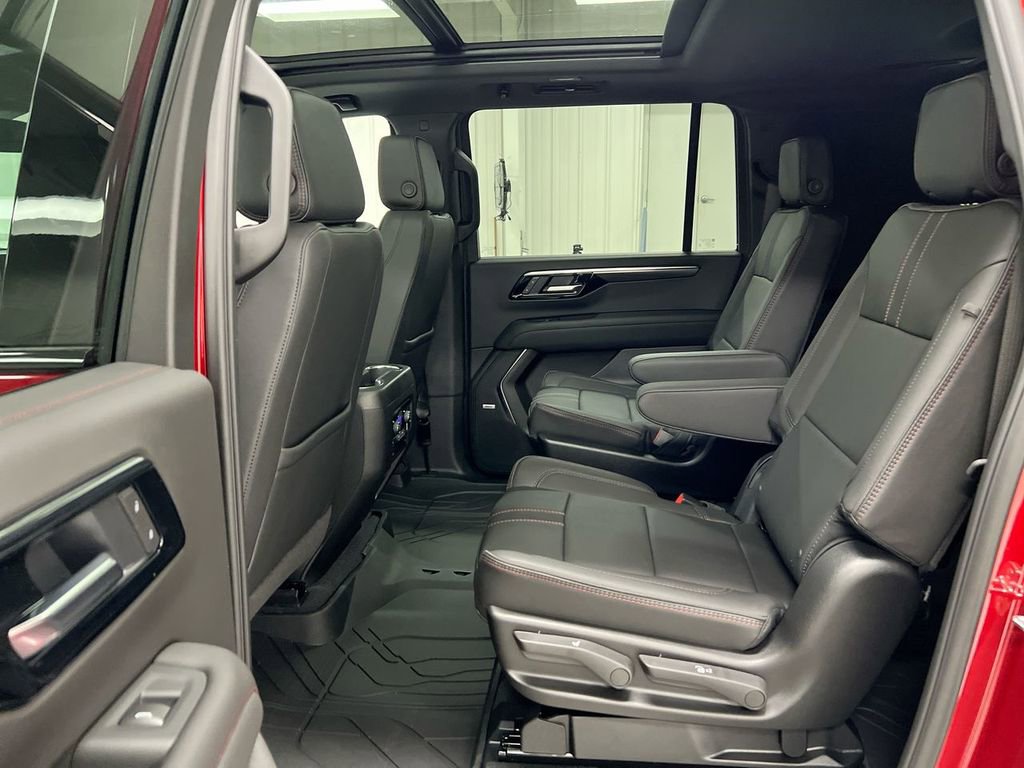 New 2026 Chevrolet Suburban RST w/ Comfort Package AWD/4WD image 24