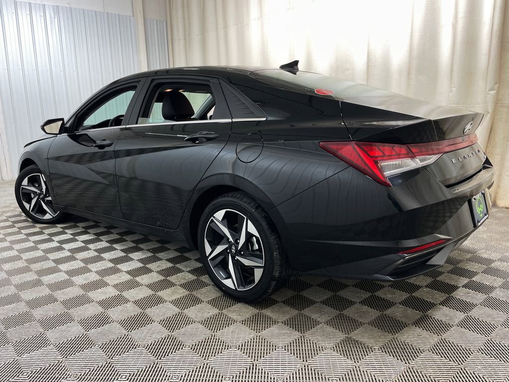 Used 2023 Hyundai Elantra Limited w/ Preferred Accessory Package FWD image 44