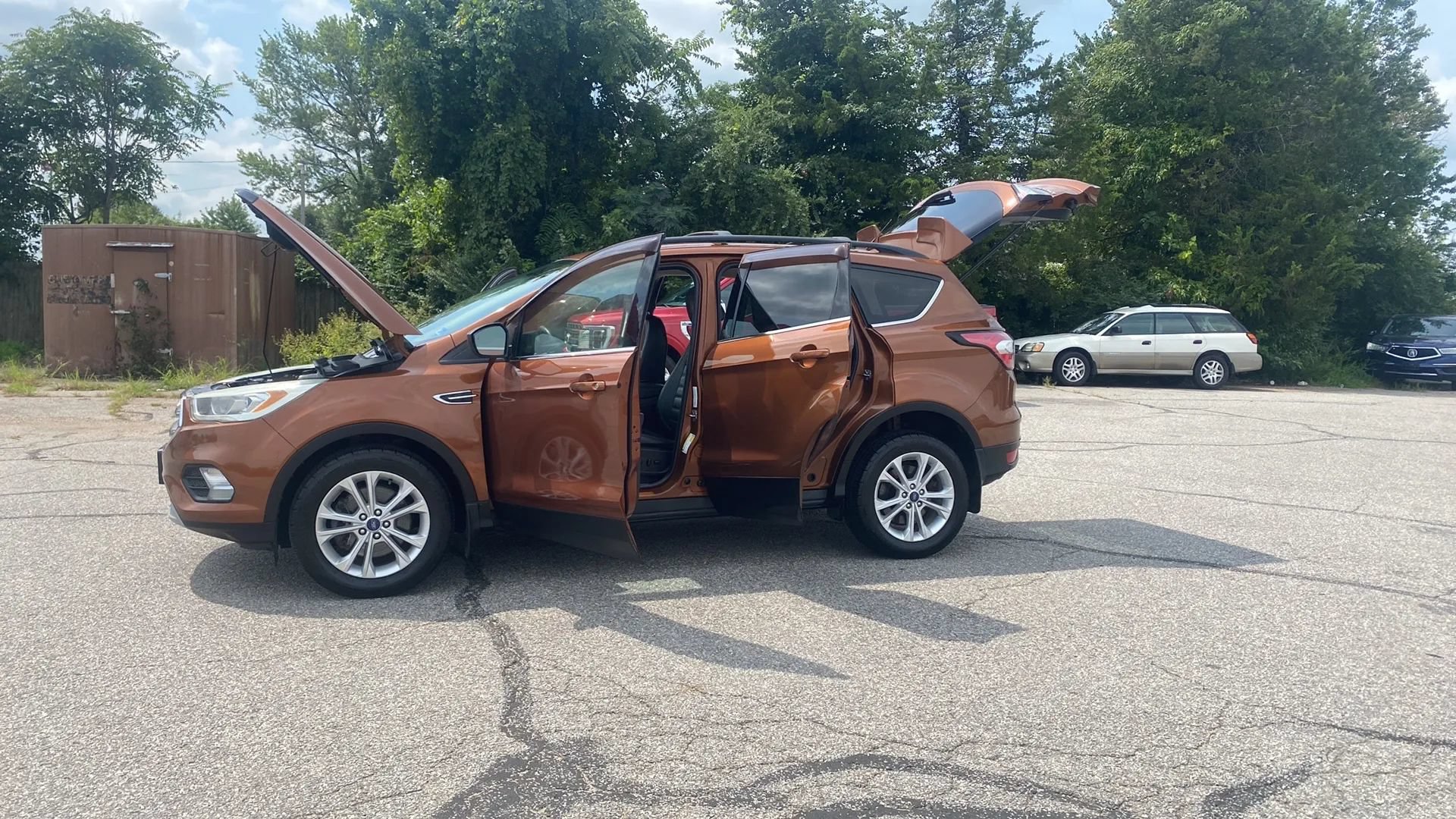 Used 2017 Ford Escape SE w/ SE Leather Comfort Package AWD/4WD image 6