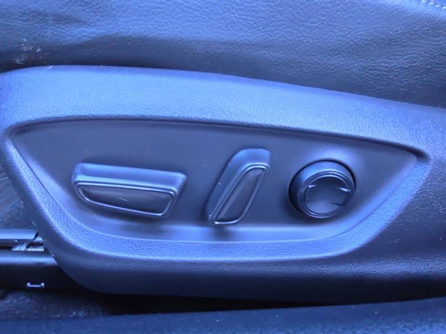 Used 2020 Toyota Camry XSE image 19