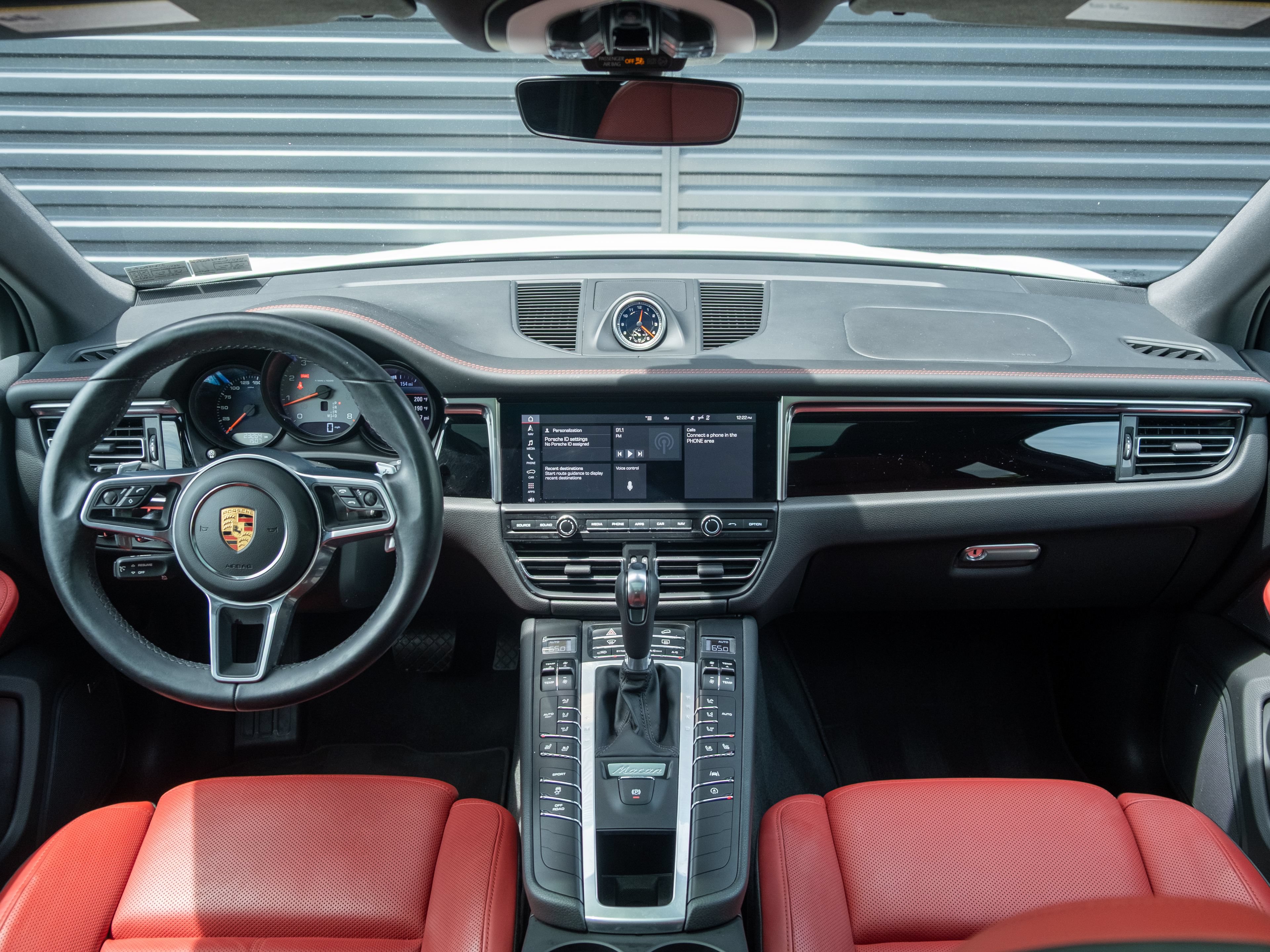 Certified 2021 Porsche Macan S AWD/4WD image 6