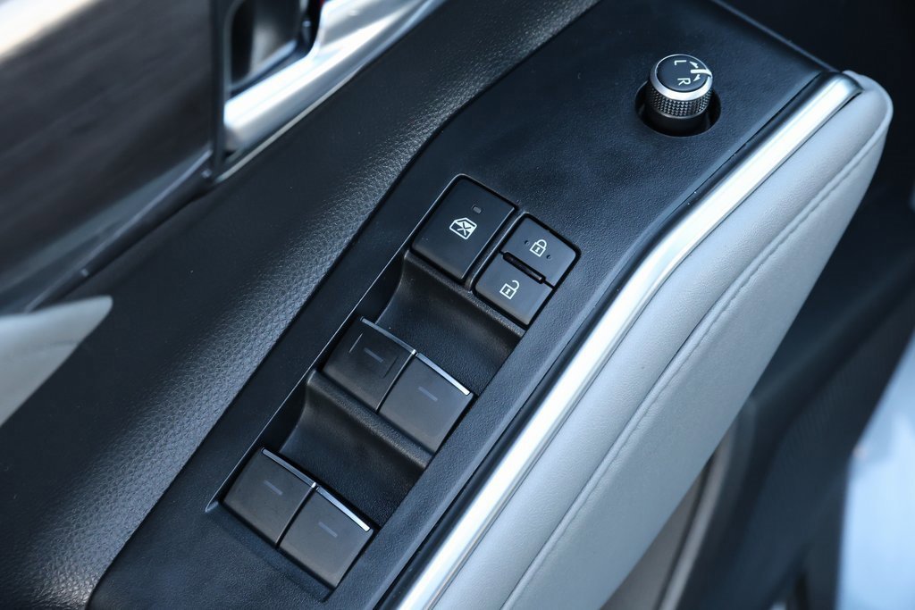 Used 2021 Toyota Highlander Platinum image 24