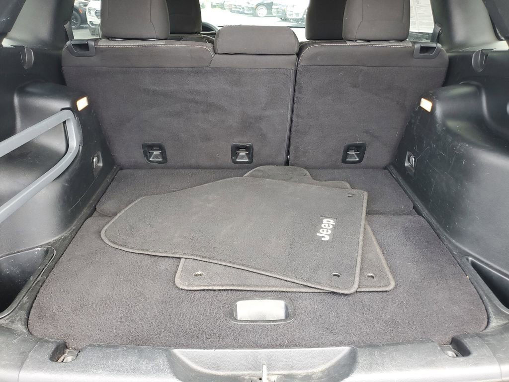 Used 2018 Jeep Cherokee Latitude image 7